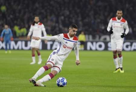 居联盟前列 居联盟前列