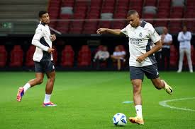 两连败后的 两连败后的